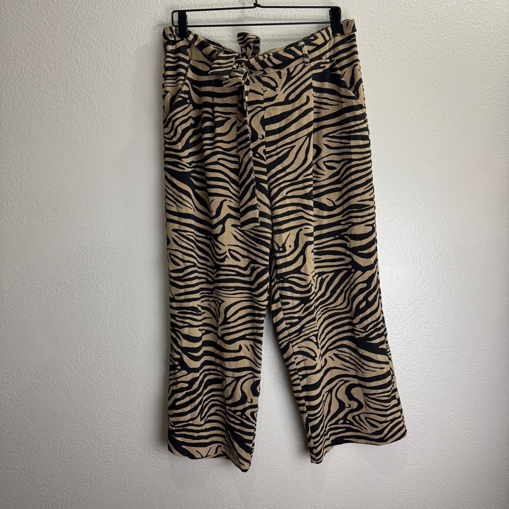 C By One Animal Print Light Pants Size XL